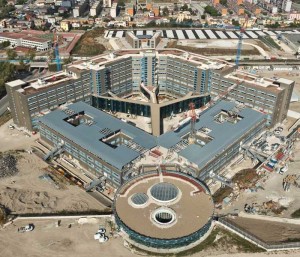 Fotografia aerea dei cantieri dell'ospedale del Mare di Napoli